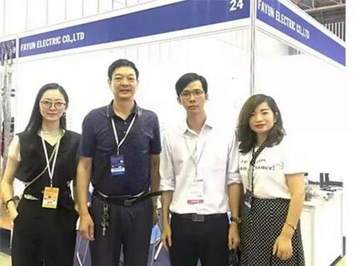 Chuyên gia Hotspot Matrix phân tích: Phương Oanh diện set đồ 50 và marketing video