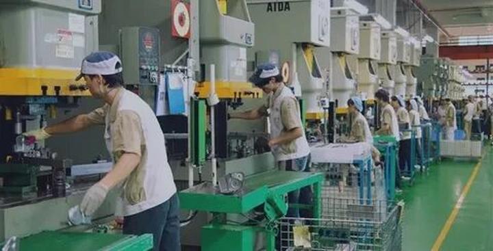 Xu hướng 5 kiểu áo dễ 